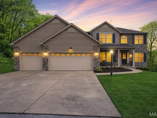 121 Fischer Valley Dr, Imperial, MO 63052