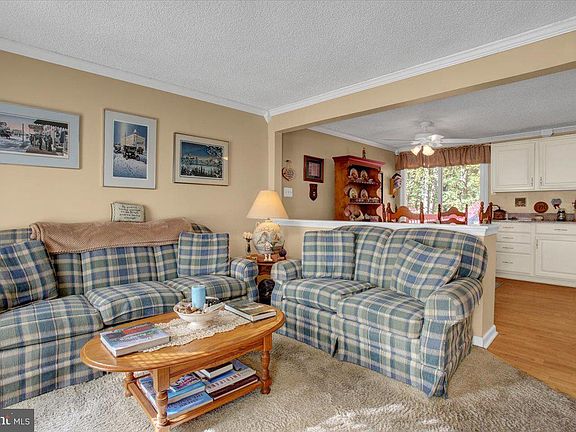 5th image of 612 Morgan Dr E