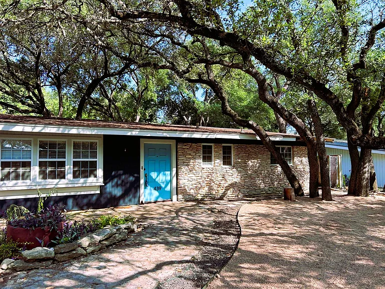 439 Brady Ln — Photo 1