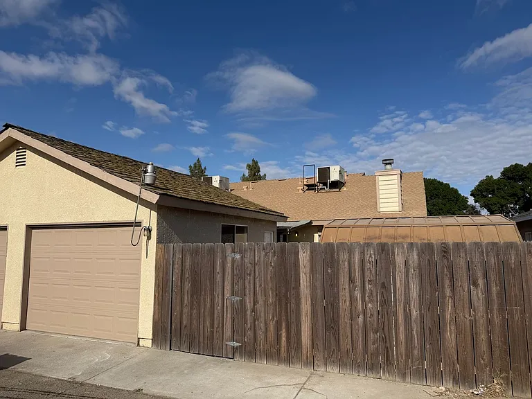 2337 N 10th Ave — Photo 19