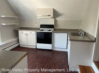 24 State St #11291713, Windsor, VT 05089