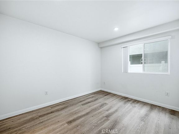 5th image of 6919 S Menlo Ave