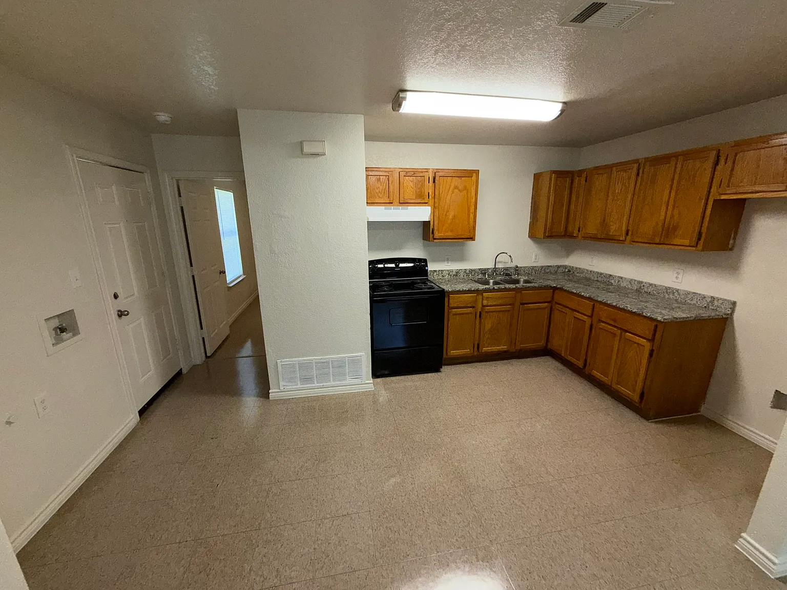 1 bed, 560 sqft, $650 — Photo 2