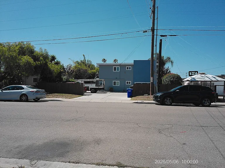 1411-1417 Holly Ave — Photo 3