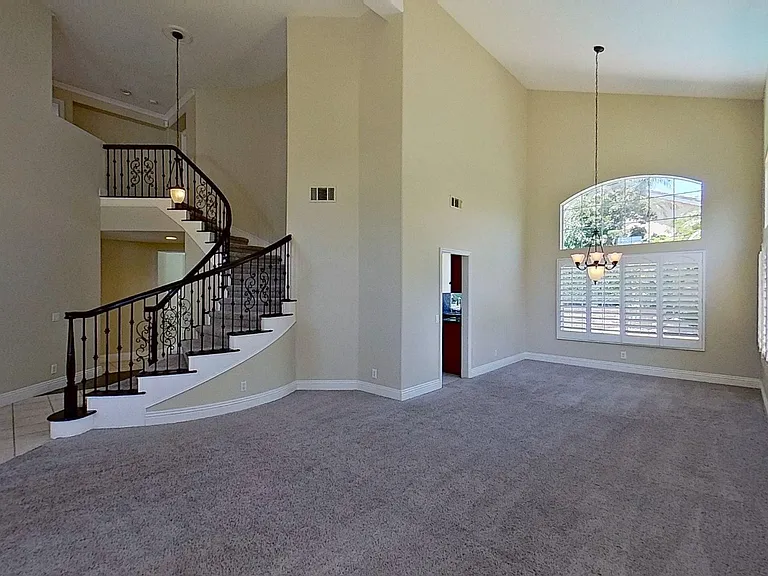 4749 E Bradford Ave — Photo 6