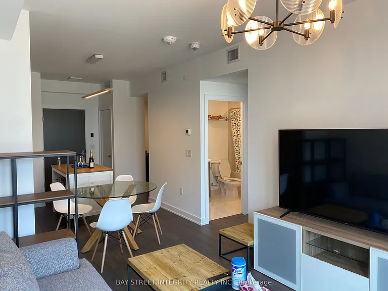 50 McCaul St #1009 — Photo 6