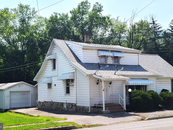 214 Turnpike St, Milesburg, PA 16853