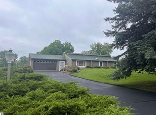 81 Lantern Hill Dr, Mount Pleasant, MI