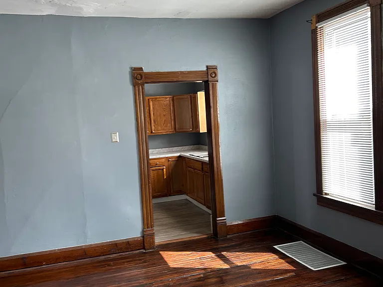 414 Crittenden Ave — Photo 9