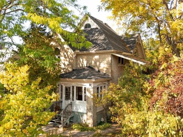44 Ellen St E, Kitchener, ON N2H 1L4