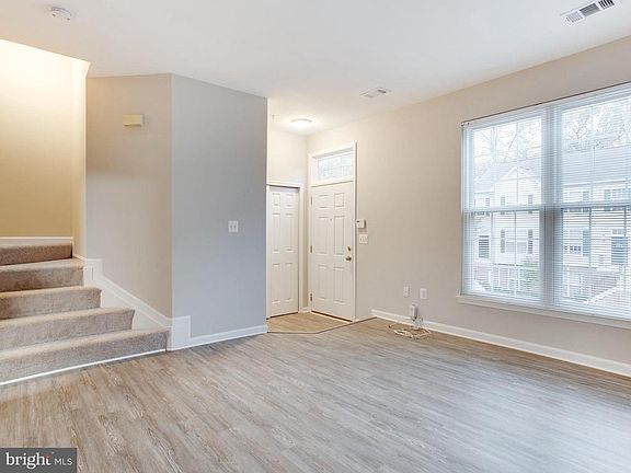 2nd image of 7 Harbour Heights Dr