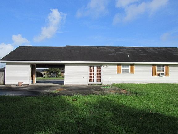 3rd image of 112 Belle Isle Dr