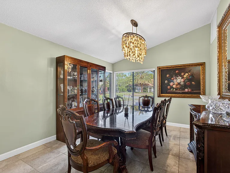 168 Thornton Dr — Photo 24