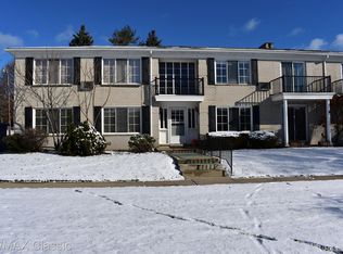 100 W Hickory Grove Rd APT E1, Bloomfield Hills, MI 48304