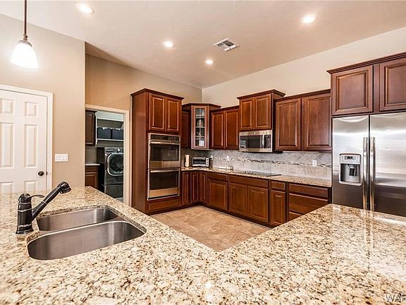 4th image of 2358 Iroquois Dr