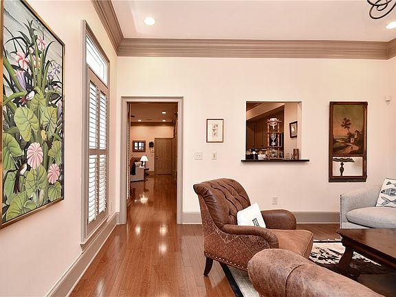 4th image of 324 Village Walk Ln