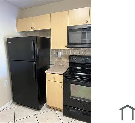 3 bed, 1010 sqft, $2,400 — Photo 3