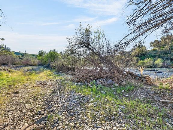 3rd image of Clark Mountain Rd