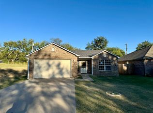 707 N Main St, Sapulpa, OK 74066