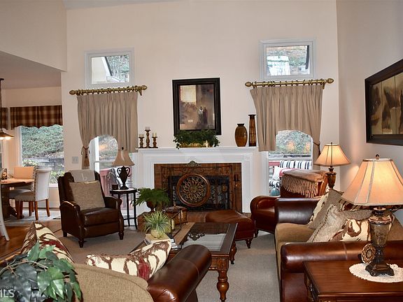 4th image of 1331 Cameron Glen Dr