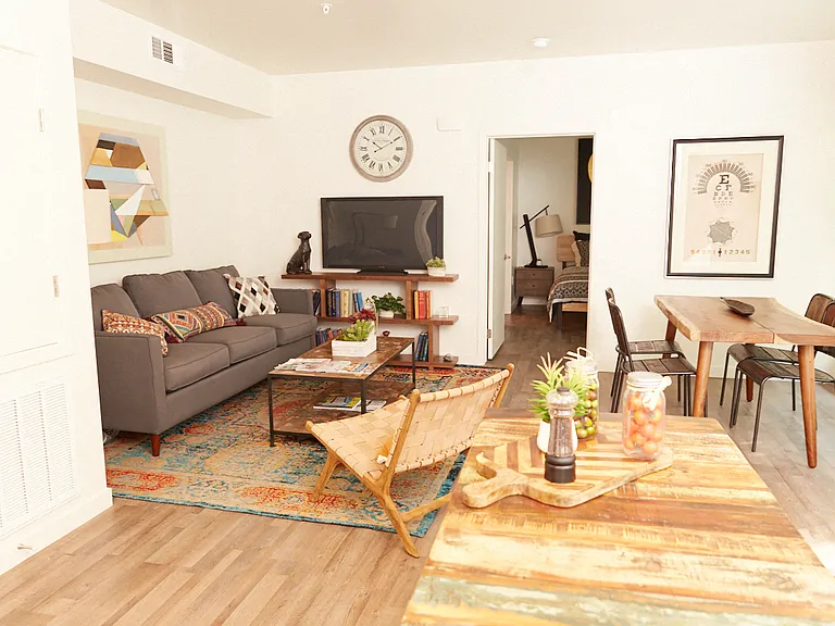 EastView — Photo 17