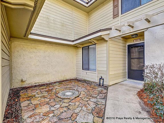 5th image of 704 Marsh Cove Pl