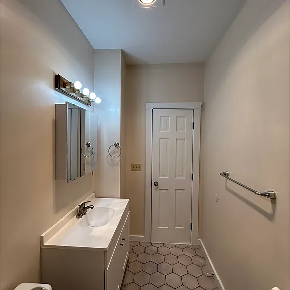1042 Sassaquin Ave #1 — Photo 13