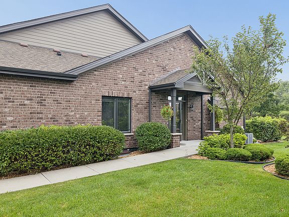 3rd image of 10737 Revere Cir