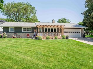 611 Gemini Rd, Hinton, IA 51024