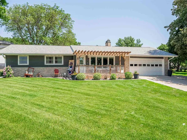 611 Gemini Rd, Hinton, IA 51024