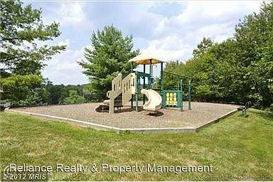 3rd image of 3912 Maximilian Ct
