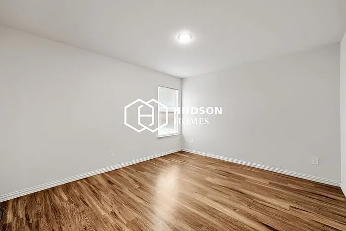 2032 Clay St — Photo 7