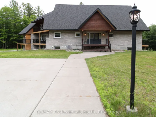 1196 Ravenscliffe Rd, Huntsville, ON P1H 2N5