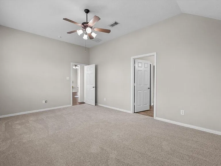 2120 Red Timber Ct — Photo 27
