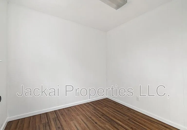 2038 Avon Dr — Photo 14