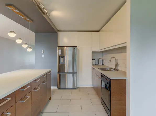 6170 Platon Ave, Brossard, QC J4W 1K2