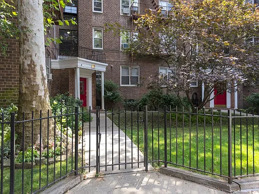 Sold by Sotheby's International Realty | media 28