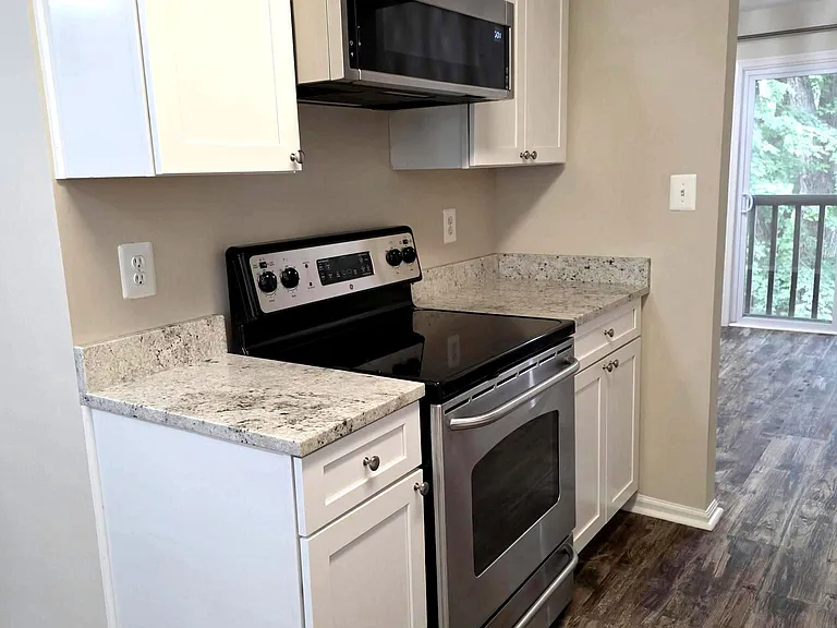 17325 Sandy Knoll Dr — Photo 7