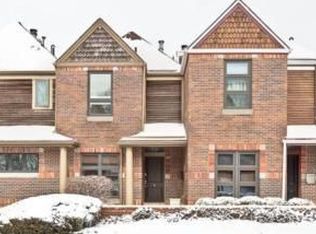 102 E 30th St, Kansas City, MO 64108