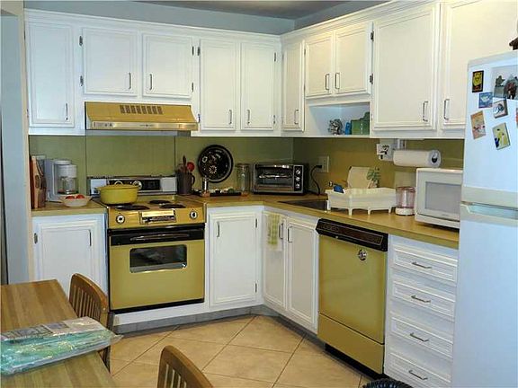 4th image of 8622 NW 10th St #B81