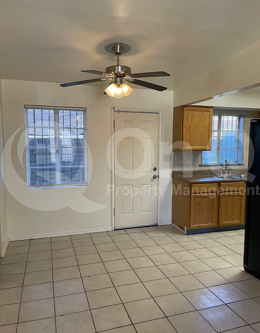 3 bed, 2.0 bath, 820 sqft, $1,150 — Photo 4