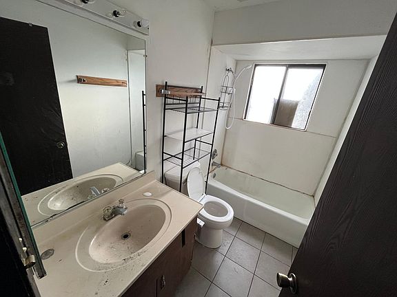 4th image of 8605 Shagbark Ct #2W