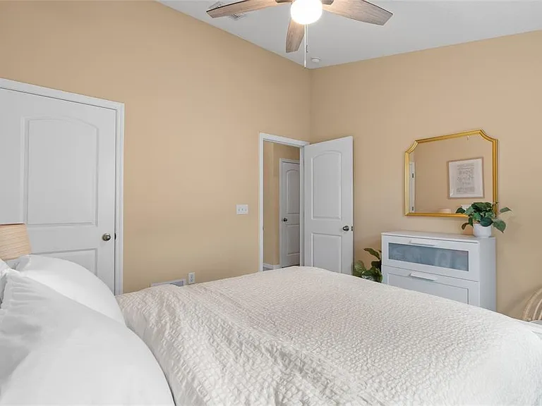 6714 Breezy Palm Dr — Photo 22