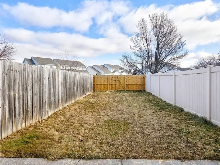 221 N Cherokee Dr — Photo 22