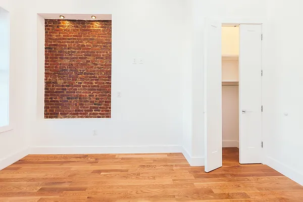 Rented by Nooklyn NYC LLC | media 19