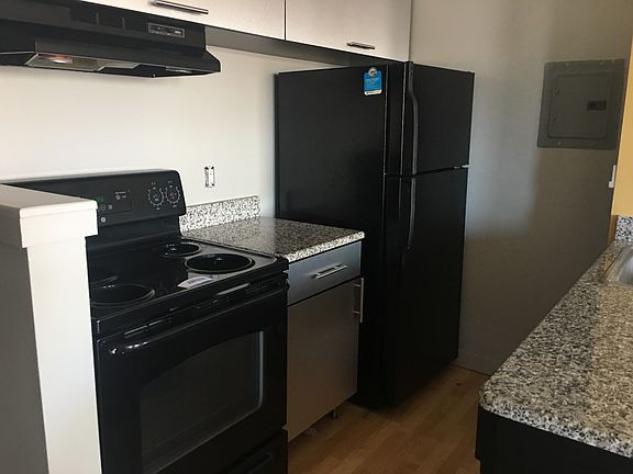 2nd image of 310 W 6th St APT 106