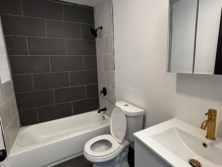 11-13 Thomas St #3C — Photo 5