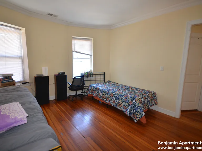 191 Boylston St #6 — Photo 2