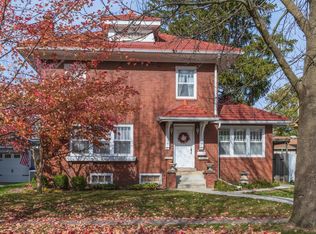 1804 E Jackson St, Bloomington, IL