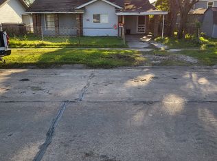 224 S Iowa St, La Porte, TX 77571